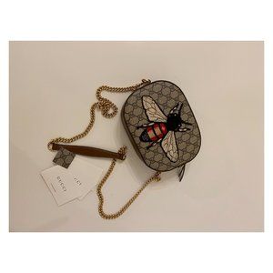 Gucci Supreme Messenger Bee Embroid Europe Limited